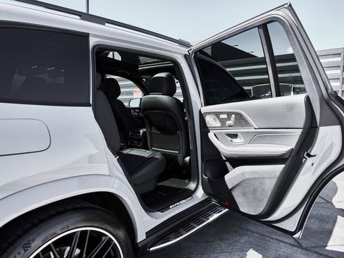 Used 2026 Mercedes-Benz GLS 63 AMG 4MATIC image 25