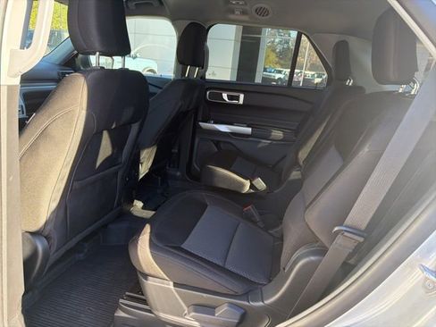 Used 2024 Ford Explorer XLT image 19