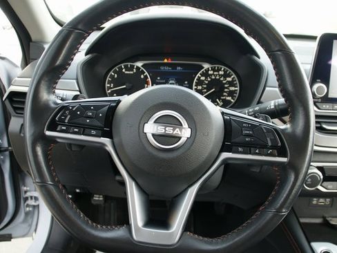 Used 2024 Nissan Altima 2.5 SR image 17