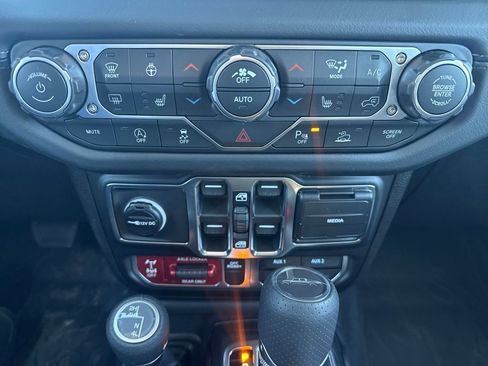 New 2026 Jeep Gladiator Mojave w/ Safety Group image 20