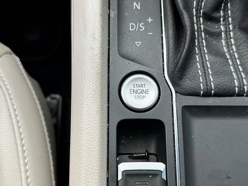 Certified 2023 Volkswagen Atlas SE FWD image 31
