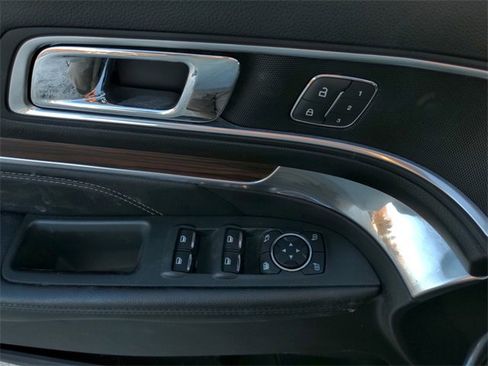 Used 2019 Ford Explorer Limited image 10