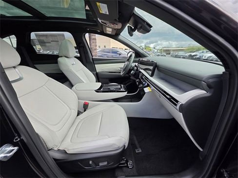 New 2025 Hyundai Tucson Limited image 9