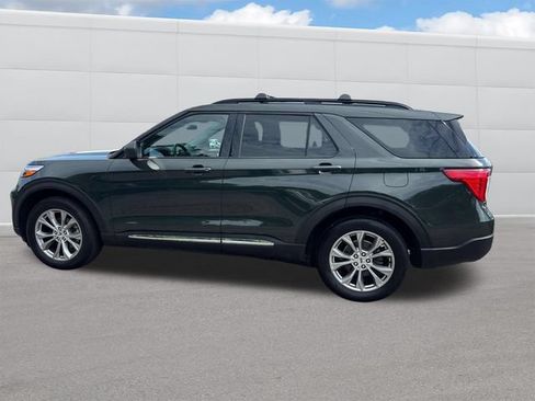 Used 2022 Ford Explorer XLT w/ Equipment Group 202A AWD/4WD image 2