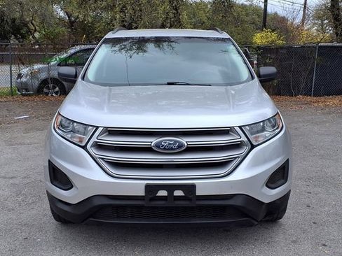 Used 2018 Ford Edge SE FWD image 2