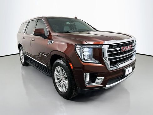 Used 2022 GMC Yukon SLT w/ SLT Premium Package image 3