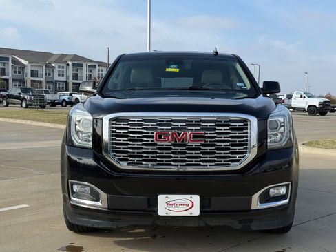 Used 2019 GMC Yukon Denali w/ Denali Ultimate Package image 2
