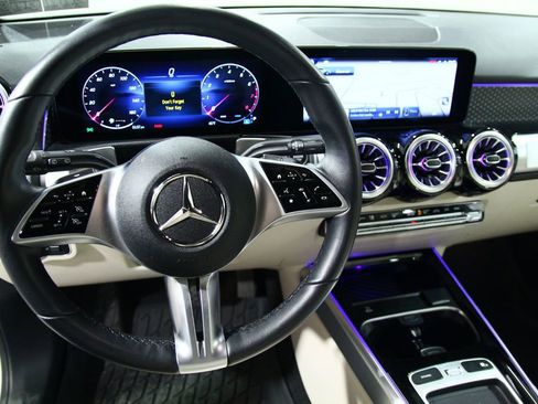 Certified 2025 Mercedes-Benz GLB 250 4MATIC image 6
