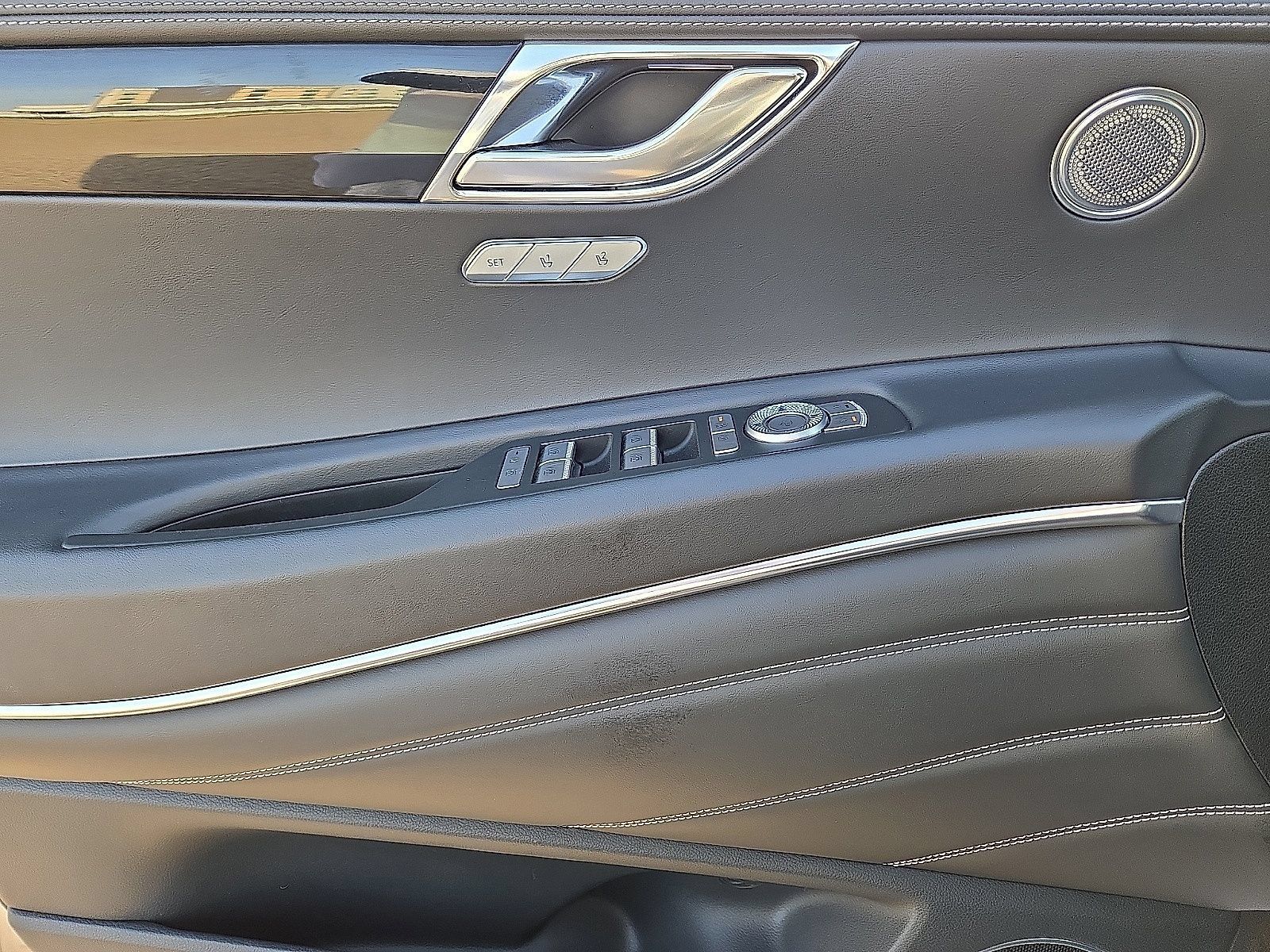 Used 2025 Genesis GV80 2.5T Standard AWD/4WD image 21