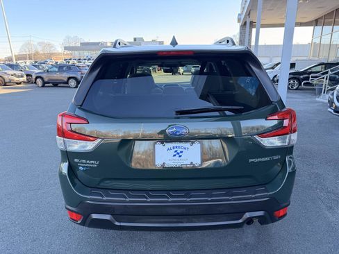 Used 2022 Subaru Forester Premium image 4