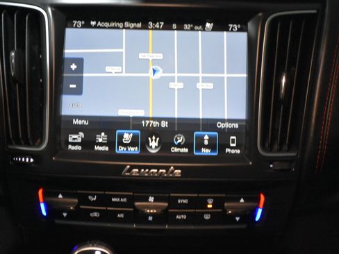 Used 2017 Maserati Levante Base image 18