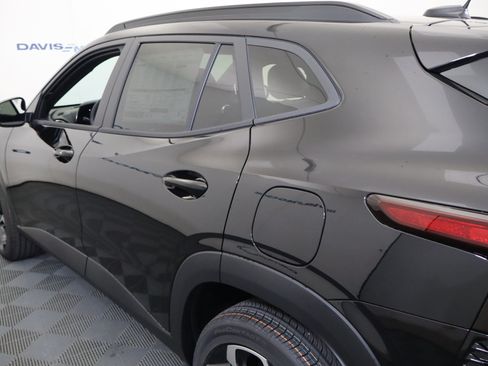 New 2026 Chevrolet Trax RS w/ Sunroof Package FWD image 11