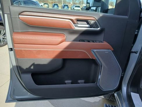 New 2026 GMC Sierra 2500 Denali Ultimate w/ LPO, Black Badging Package AWD/4WD image 11