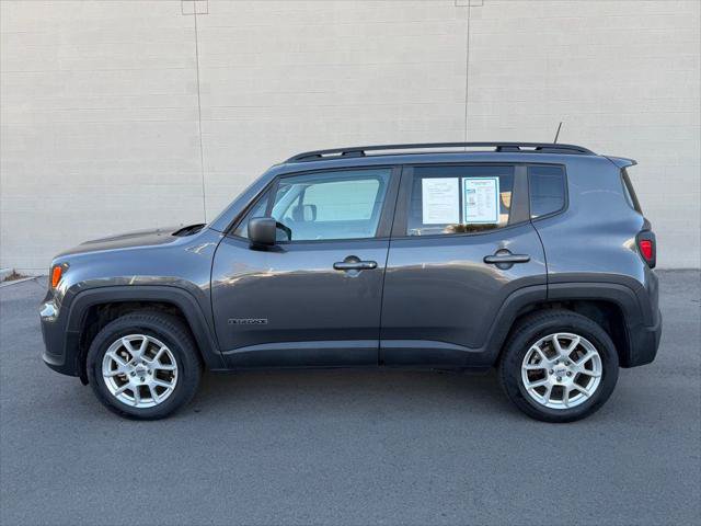 Certified 2022 Jeep Renegade Latitude AWD/4WD image 2