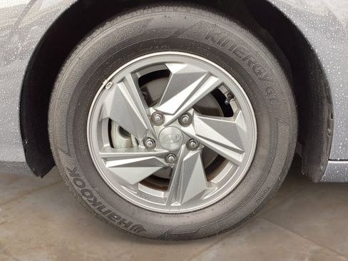 Used 2024 Hyundai Elantra SE FWD image 29