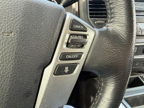 Used 2023 Nissan Titan SV w/ SV Convenience Package RWD image 17