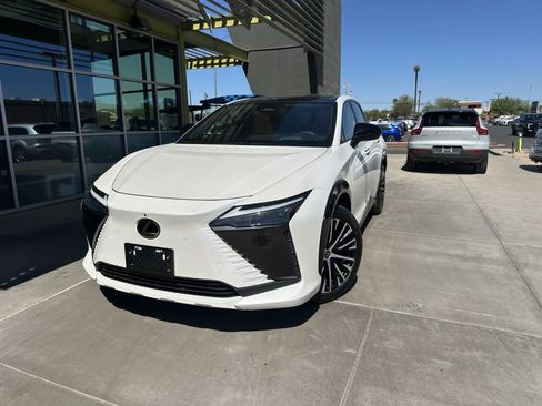 Used 2023 Lexus RZ 450e Premium image 2