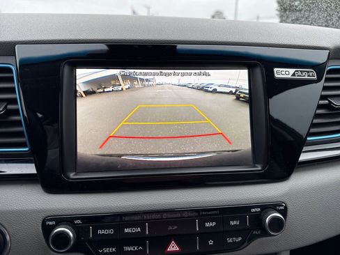 Used 2018 Kia Niro EX Premium image 25