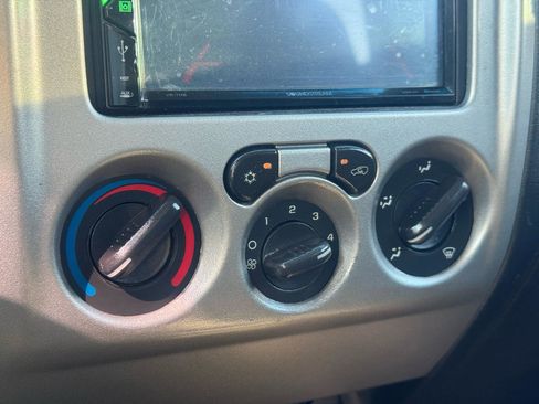 Used 2011 Chevrolet Colorado LT image 54