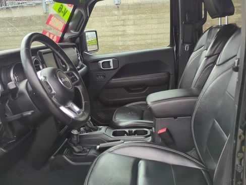 Used 2020 Jeep Gladiator Overland AWD/4WD image 12