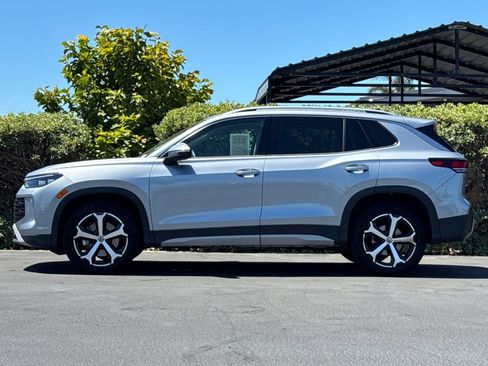 Used 2025 Volkswagen Tiguan SE AWD/4WD image 7