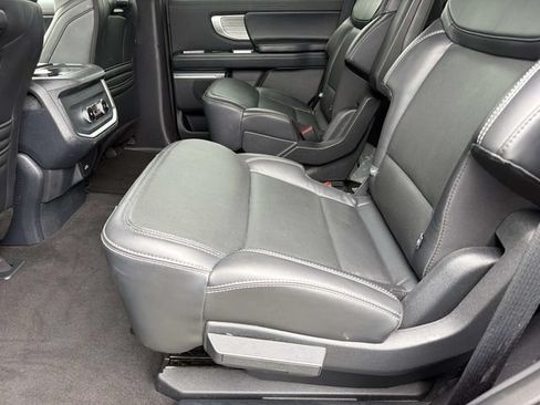 Certified 2025 Ford Expedition Platinum AWD/4WD image 18