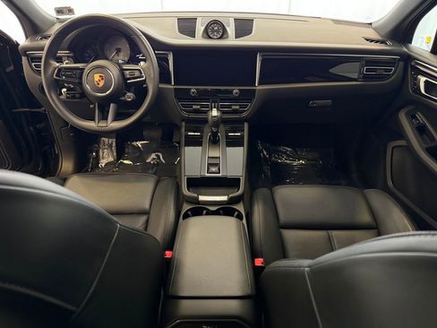 Certified 2024 Porsche Macan S AWD/4WD image 17