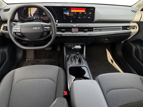 New 2025 Kia K4 LXS image 10