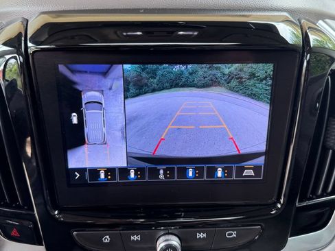 Used 2020 Chevrolet Traverse Premier FWD image 18