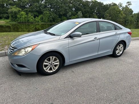 Used 2011 Hyundai Sonata GLS w/ Popular Equipment Pkg 2 FWD image 2