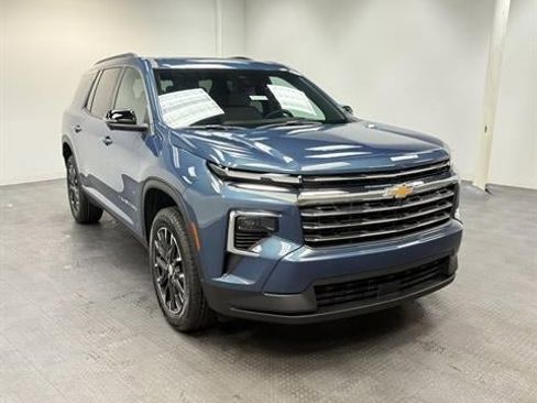 New 2026 Chevrolet Traverse LT w/ Sun and Wheel Package FWD image 9