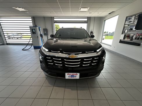 Used 2026 Chevrolet Equinox LT w/ Convenience Package II FWD image 6