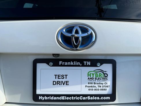 Used 2016 Toyota Prius Two image 3