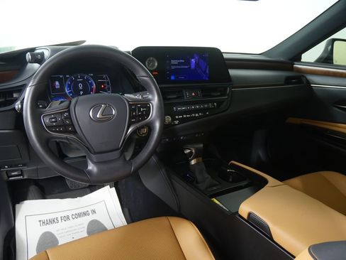 Used 2024 Lexus ES 350 w/ Premium Package image 17