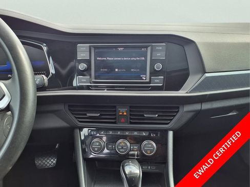 Used 2024 Volkswagen Jetta SE FWD image 14