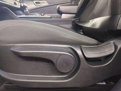 Used 2025 Kia Sportage LX image 14