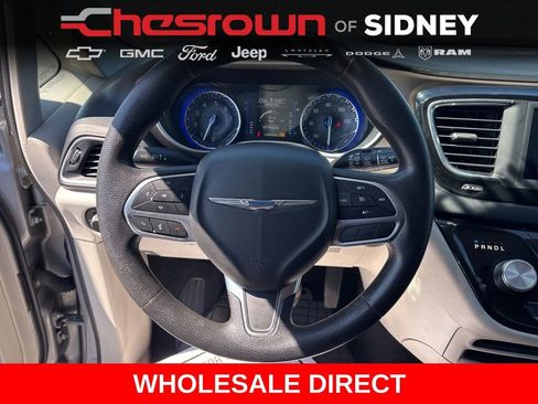 Used 2020 Chrysler Voyager Lxi FWD image 14