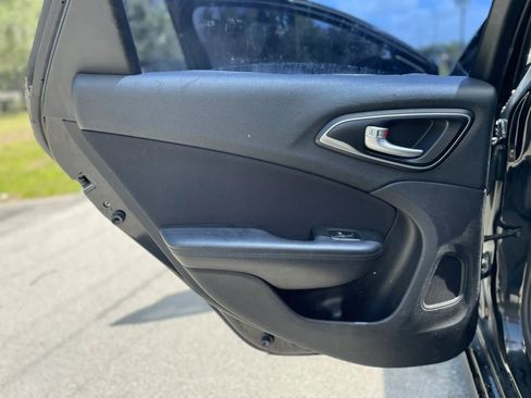 Used 2015 Chrysler 200 Limited FWD image 30