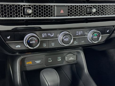 Certified 2025 Honda Civic Sport image 15