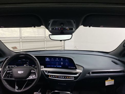 Certified 2025 Cadillac Lyriq Luxury w/ Nappa Leather Package image 13