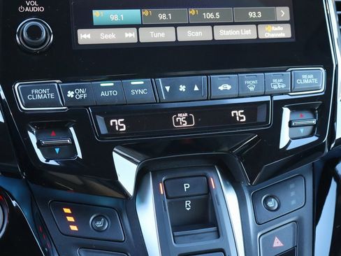 Certified 2024 Honda Odyssey Touring image 25