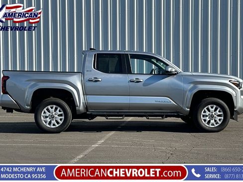 Used 2025 Toyota Tacoma SR5 AWD/4WD image 3