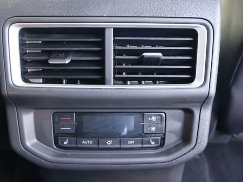Used 2024 Volkswagen Atlas SEL AWD/4WD image 23