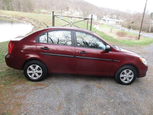 Used 2009 Hyundai Accent GLS image 4
