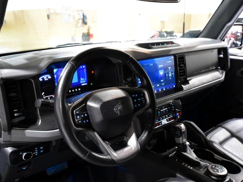 Used 2023 Ford Bronco Everglades image 23