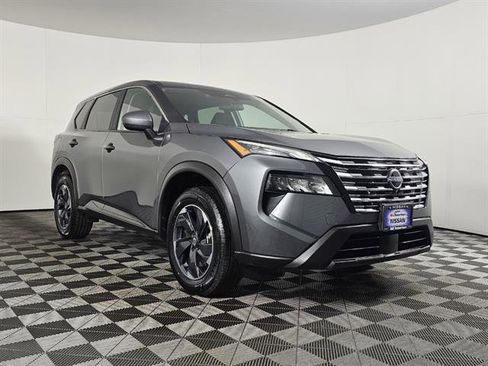 Used 2024 Nissan Rogue SV image 1