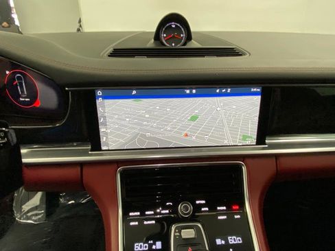 Used 2017 Porsche Panamera 4 image 29