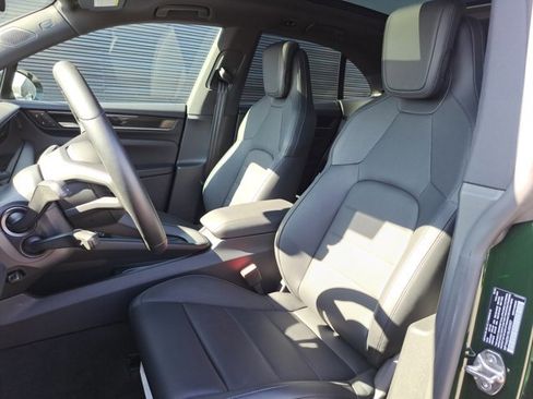 Certified 2025 Porsche Macan 4 Electric image 5