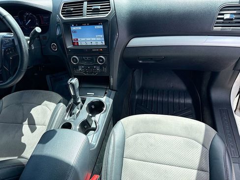 Used 2017 Ford Explorer XLT w/ Equipment Group 202A image 17