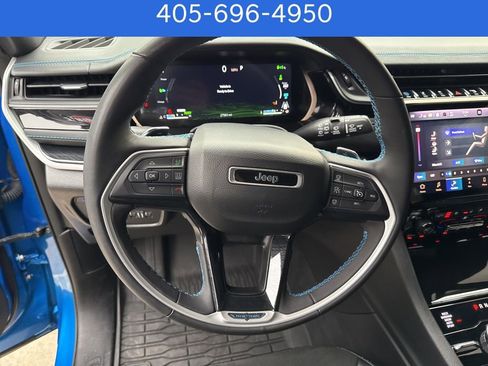 Used 2022 Jeep Grand Cherokee Trailhawk w/ Luxury Tech Group III image 23